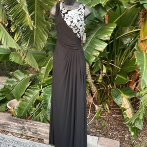 Nightway column-gown with front slit